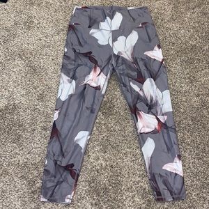 Fabletics floral 7/8’ leggings